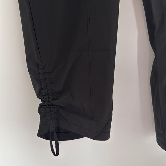 The North Face Women's Flashdry Cropped Pants, Black - Size S - Picture 3 of 6